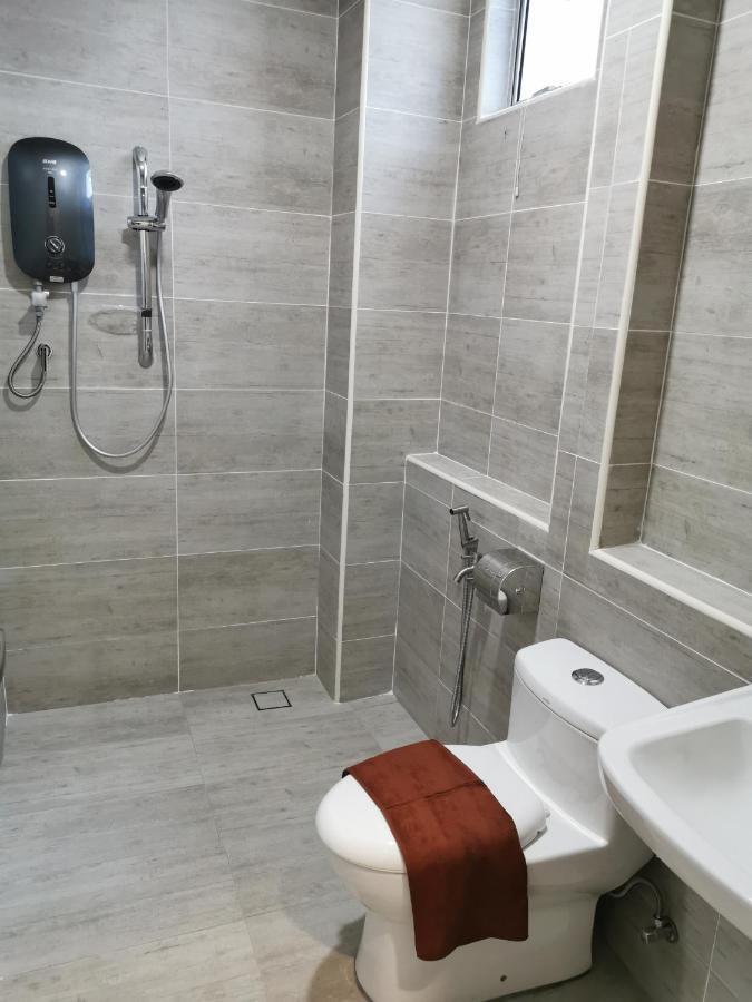 L Hotel Simpang Renggam Buitenkant foto