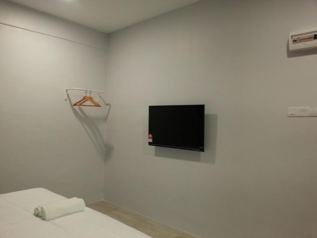L Hotel Simpang Renggam Buitenkant foto