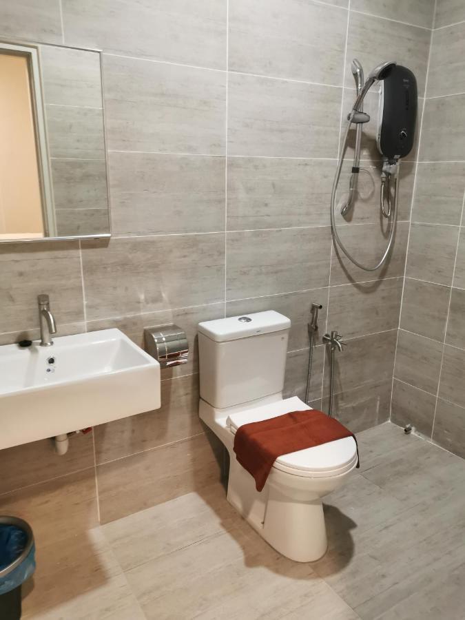 L Hotel Simpang Renggam Buitenkant foto