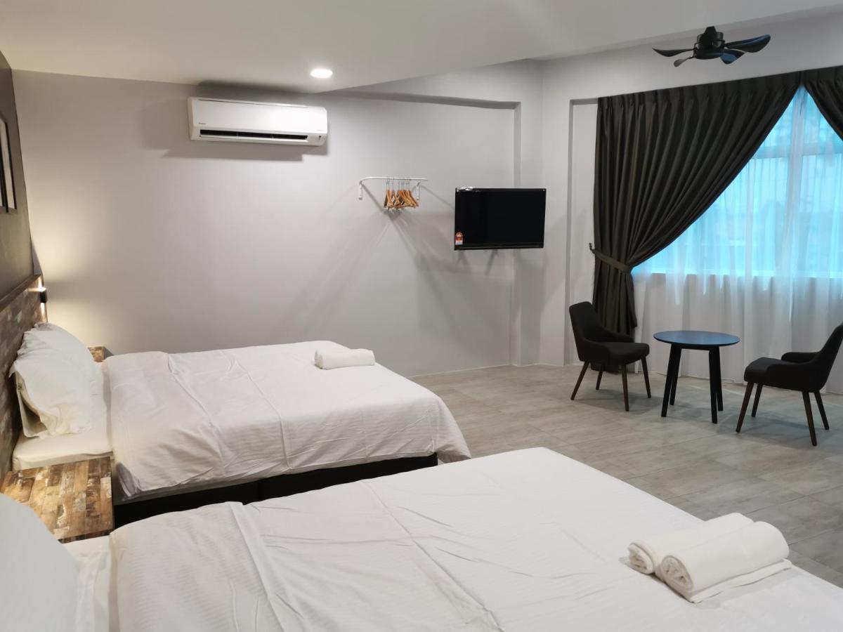 L Hotel Simpang Renggam Buitenkant foto