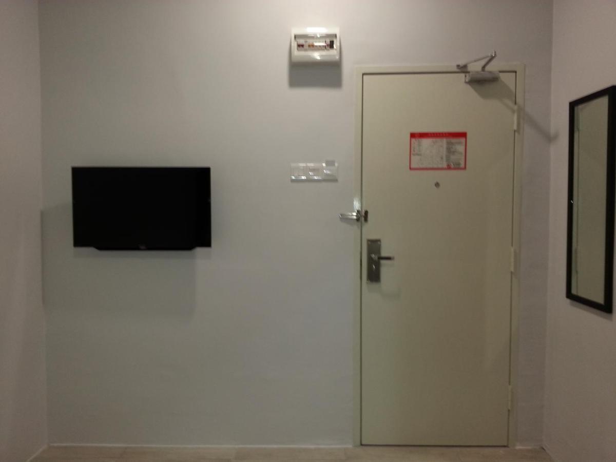 L Hotel Simpang Renggam Buitenkant foto