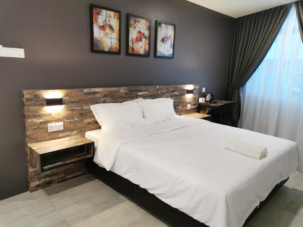 L Hotel Simpang Renggam Buitenkant foto